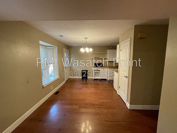 2nd image of 662 E Cobblestone Ln