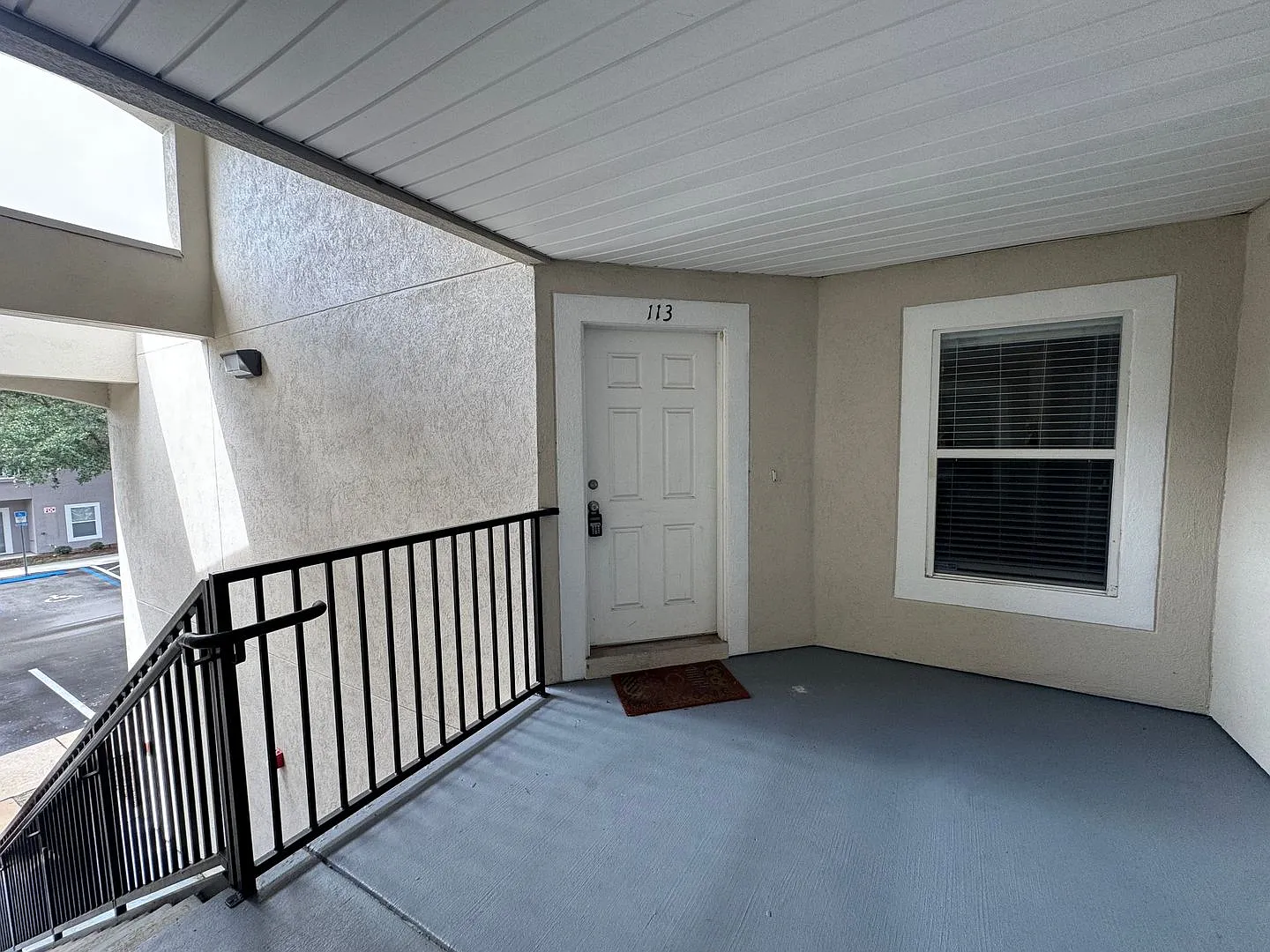 Move In Special! Nature's Hideaway Upstairs 2/2 Condo — Photo 4