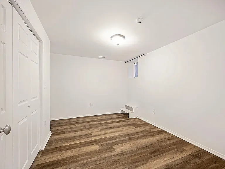 1871 California St NW #1 — Photo 8