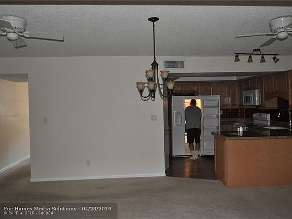 4th image of 37 Madrid Ln #4-11