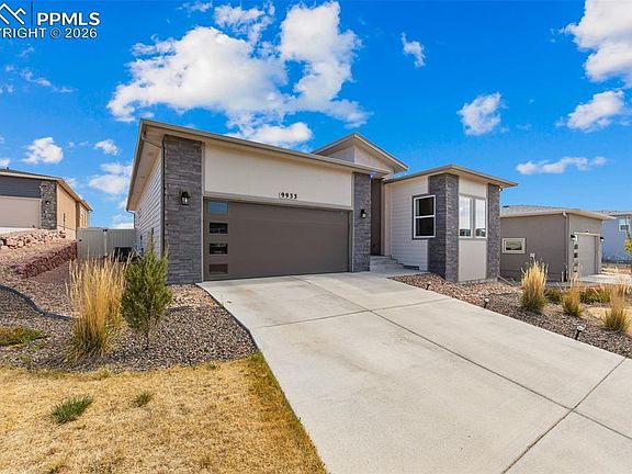 2nd image of 9933 Meridian Hills Trl