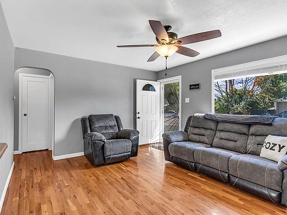 4th image of 729 Quillian Ave