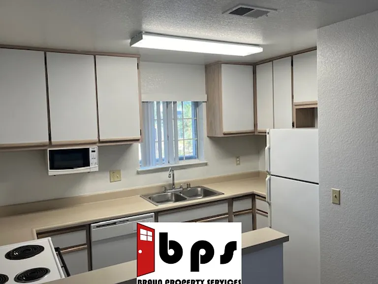 7091 San Joaquin St #4 — Photo 6