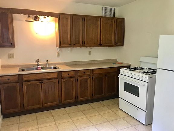 3rd image of 213 S Travelstead Ln