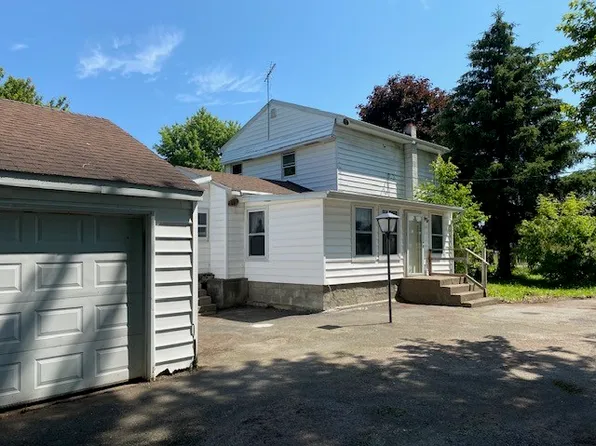 2726 Murdock Rd, Medina, NY 14103