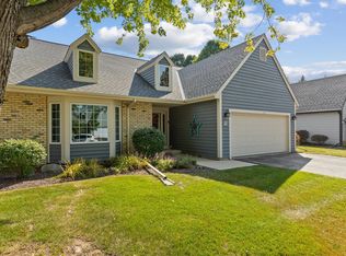 W52N116 Pioneer Ct #B, Cedarburg, WI 53012
