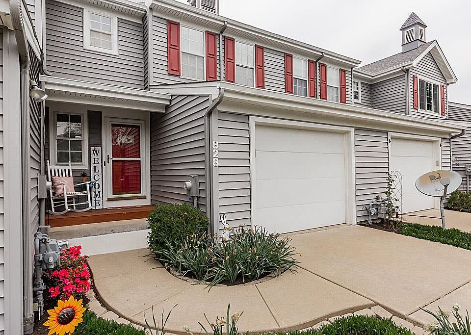 1st image of 828 Horseshoe Ln