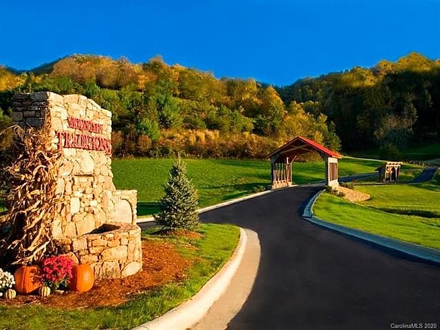 1st image of 999 Creekwood Ct #4