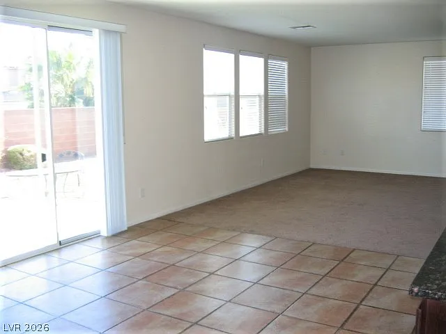 4 bed, 2.5 bath, 2678 sqft, $2,295 — Photo 4