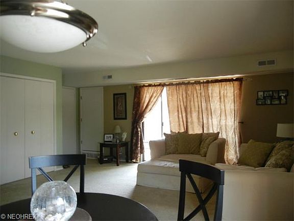 3rd image of 6435 Princeton Ct #F-201
