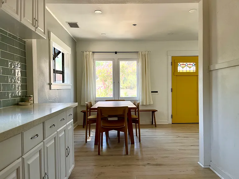 333 Nordina St — Photo 8