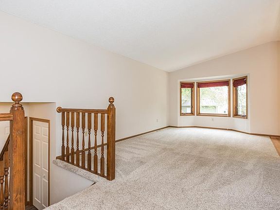 3rd image of 18045 Elgin Ave