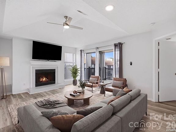 3rd image of 18865 Vineyard Point Ln