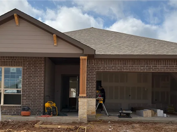 1232 Patriot Dr, College Station, TX 77845