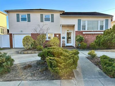 381 Montgomery Avenue, Oceanside, NY, 11572