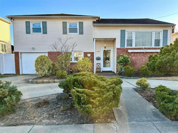 381 Montgomery Avenue, Oceanside, NY 11572