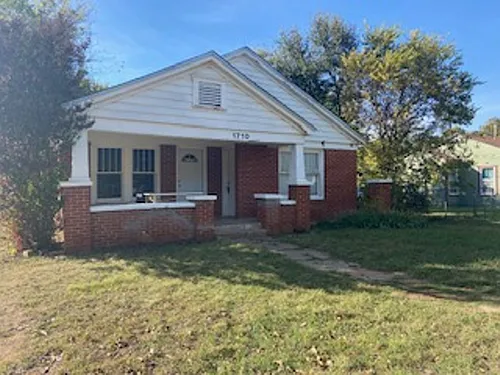 1710 Chestnut St Photo 1