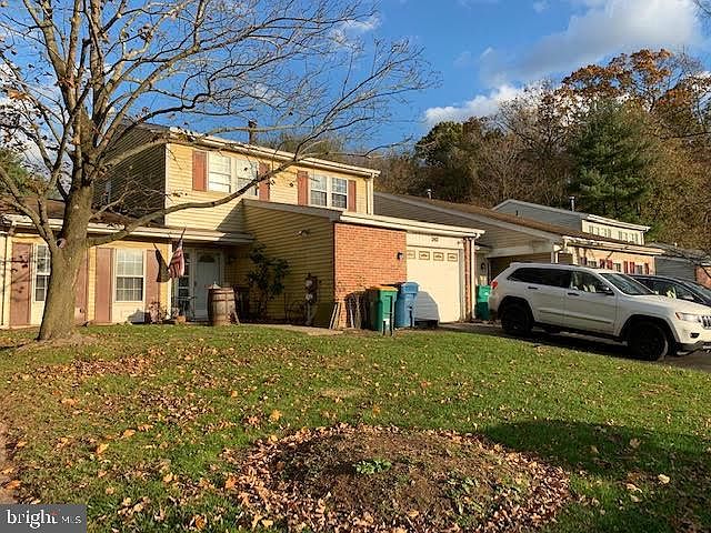 2nd image of 247 Canterbury Ct