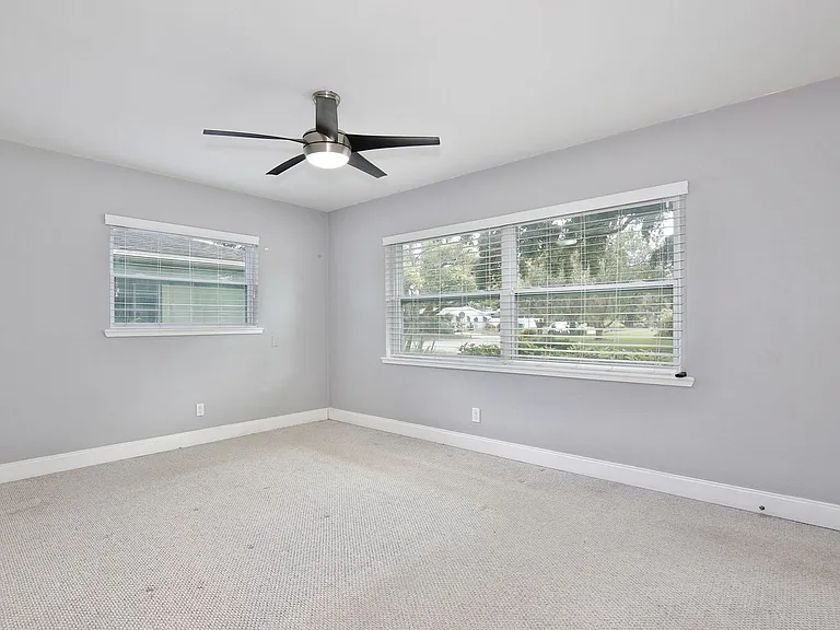2401 Albert Lee Pkwy — Photo 9