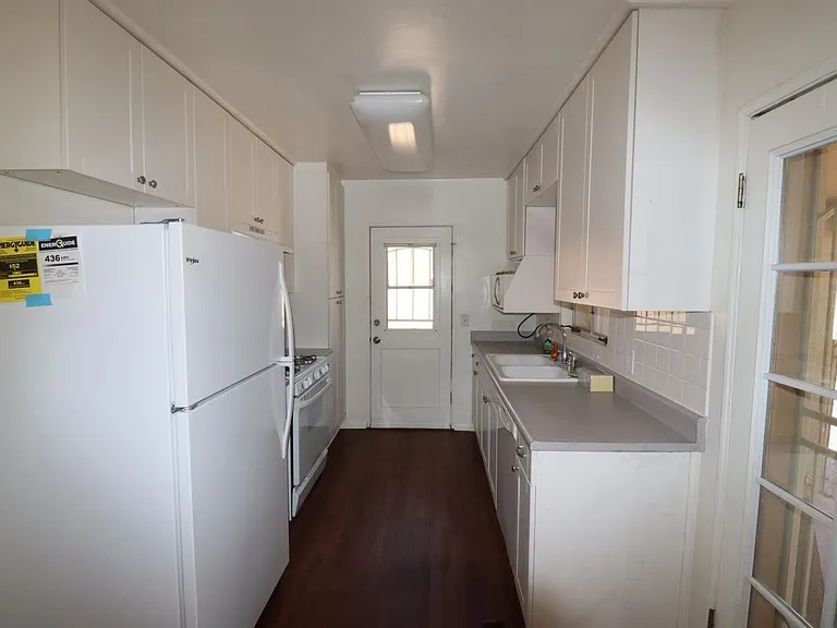 2831 E Edison St — Photo 8