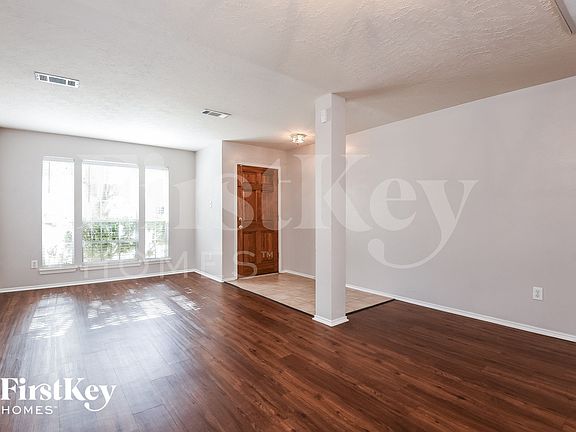3rd image of 8966 Dawnridge Dr