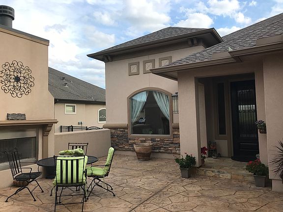 Courtyard w-gas fireplace