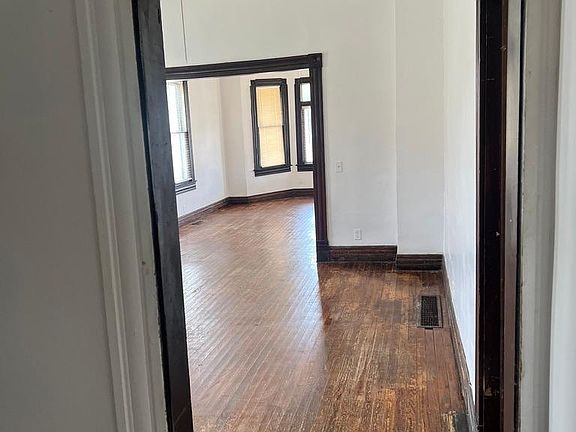 4th image of 307 N 16th St #307