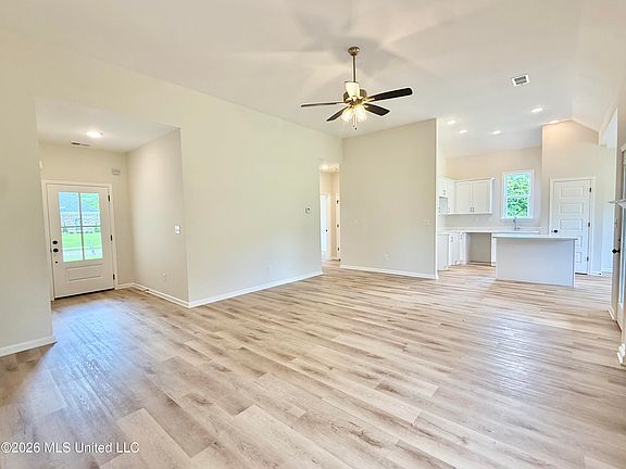 2nd image of 1020 Great Glen Dr