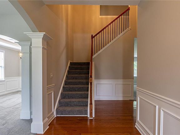 4th image of 49 Brisbane Ct