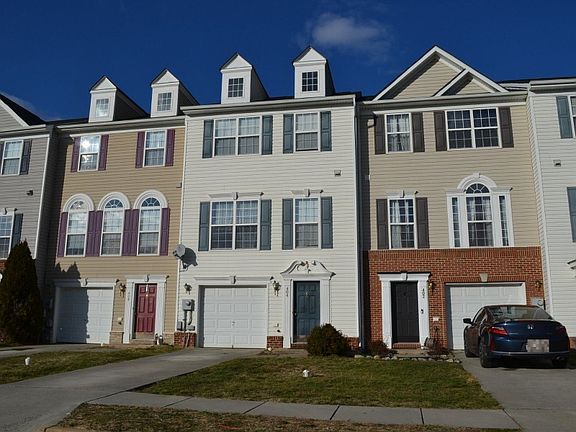 3rd image of 404 Bertelli Ct