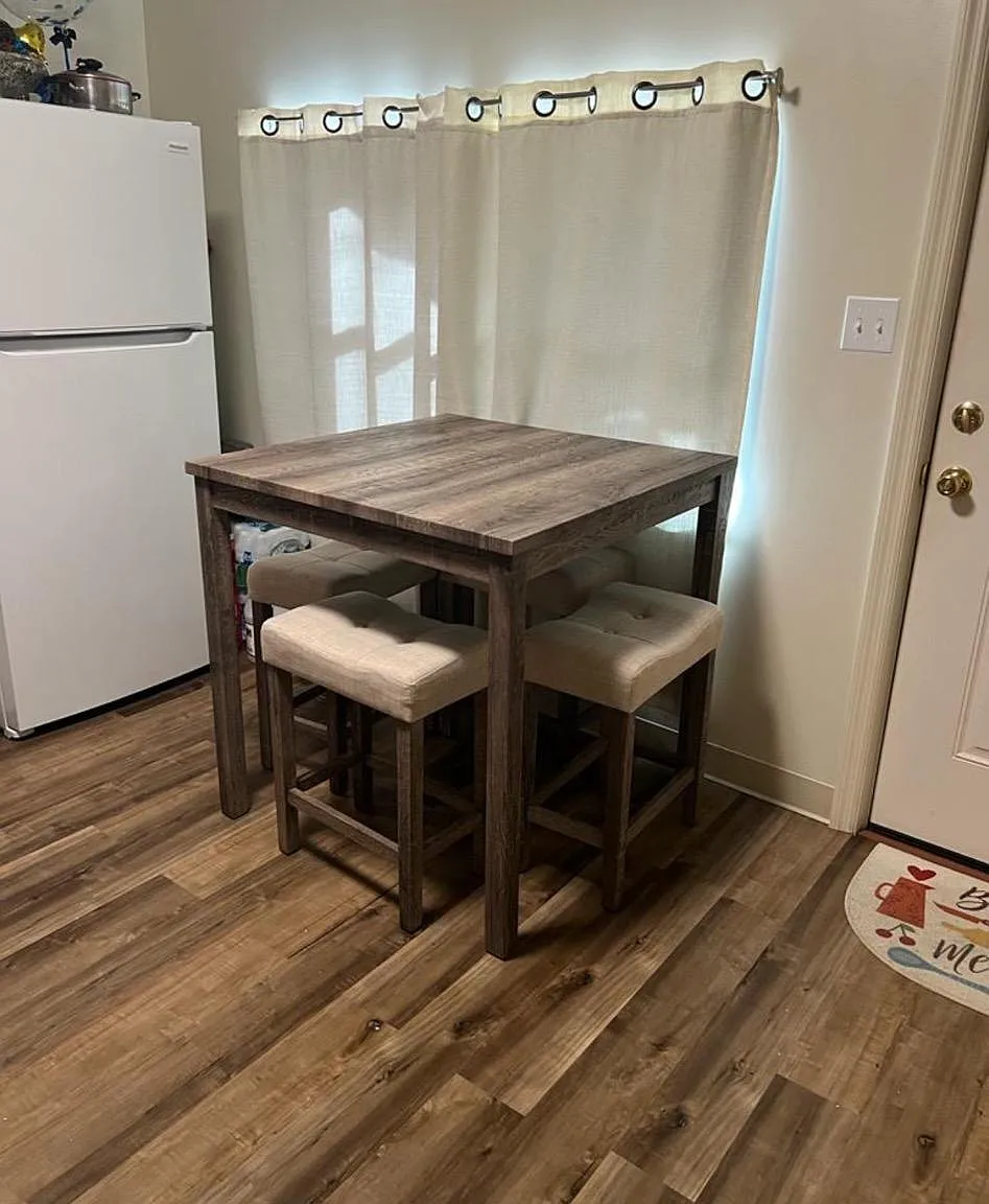 1 bed, 560 sqft, $1,100 — Photo 2