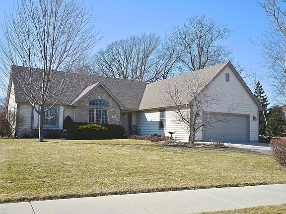2nd image of W231N7391 Field Dr