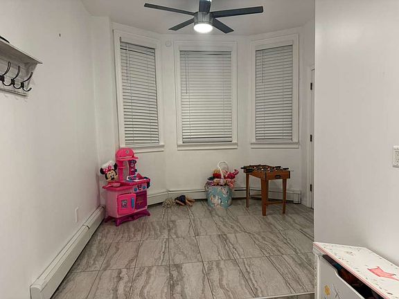 4th image of 377 Saint Pauls Ave