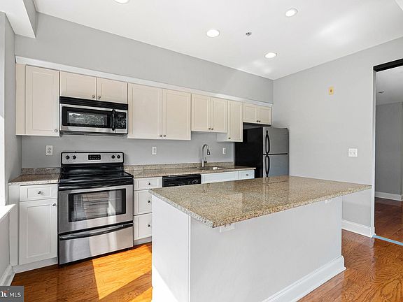 4th image of 125 N 4th St #301