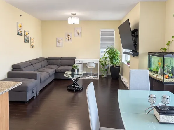 1205 N 5th Ave #Penthouse 2, New Westminster, BC V3M 1Y9