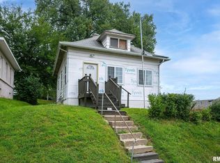 142 5th St, Silvis, IL 61282