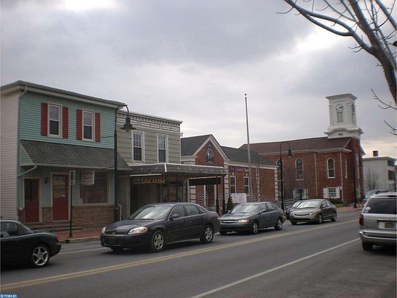3rd image of 20 W Main St #201