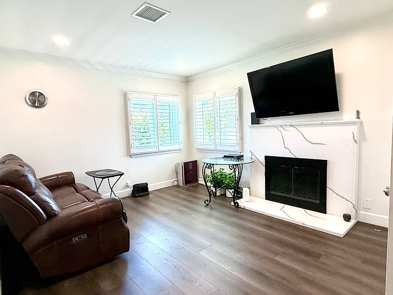 21316 Lynton Ave — Photo 23