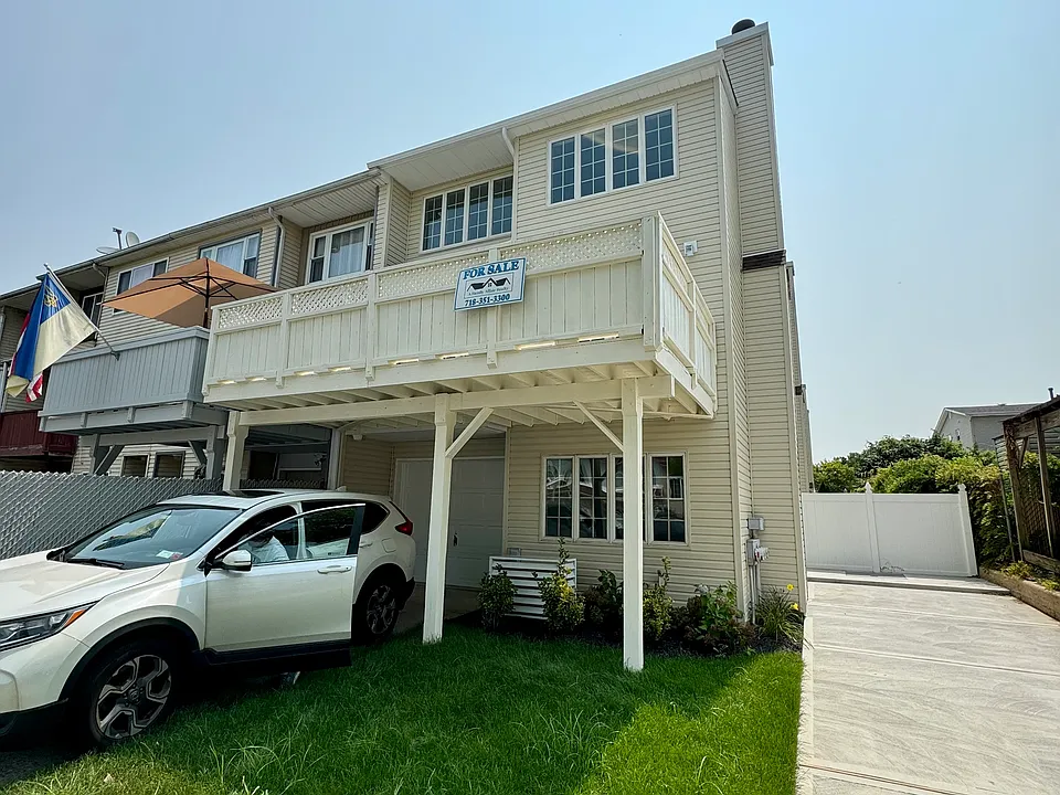20 Ladd Ave