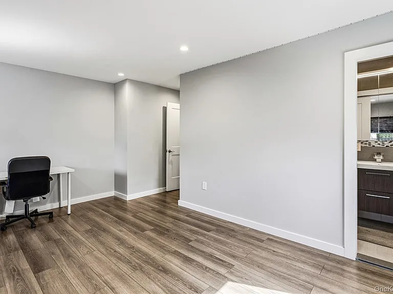 31 Sutton Hill Ln — Photo 23