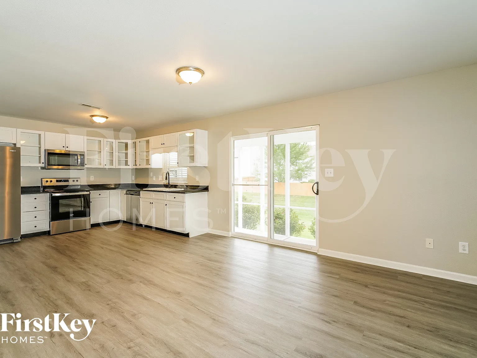 4 bed, 2.5 bath, 2756 sqft, $2,995 — Photo 4