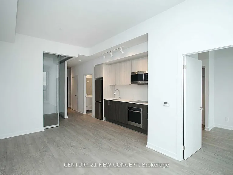 1928 Lake Shore Blvd W #Penthouse 03 — Photo 3