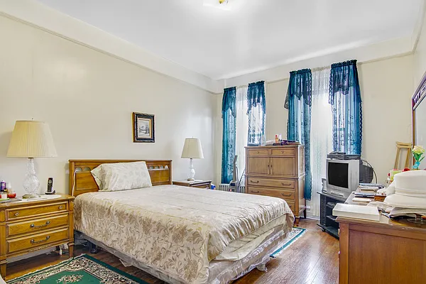 Sold by Dwell Residential Inc | media 5