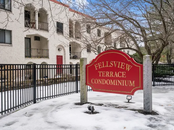 100 Fellsview Ter APT 105, Stoneham, MA 02180