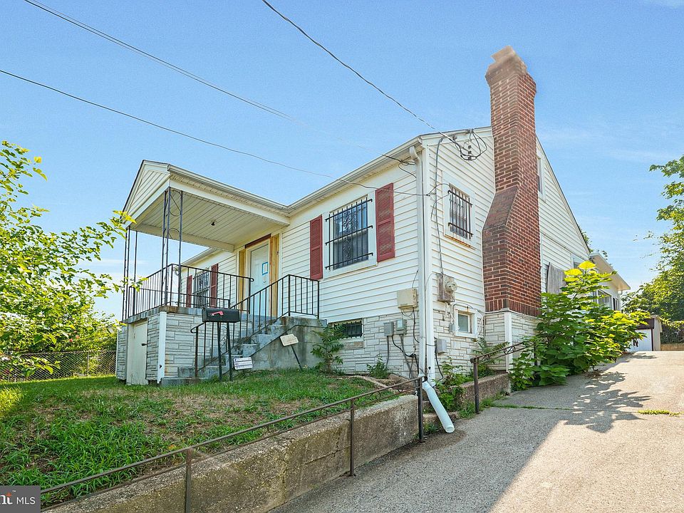 1st image of 707 61st Ave