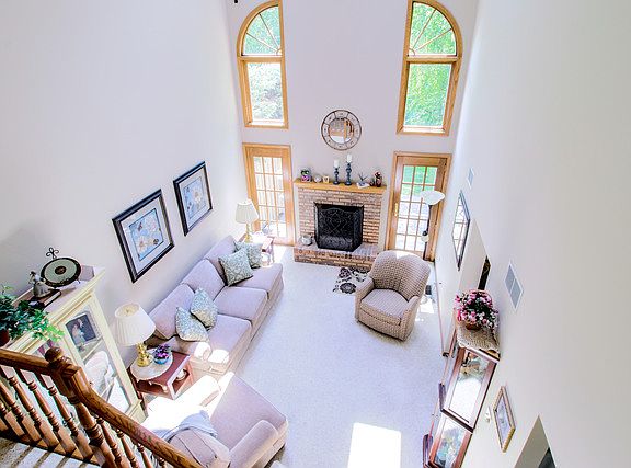 5th image of 17345 Brook Crossing Ct
