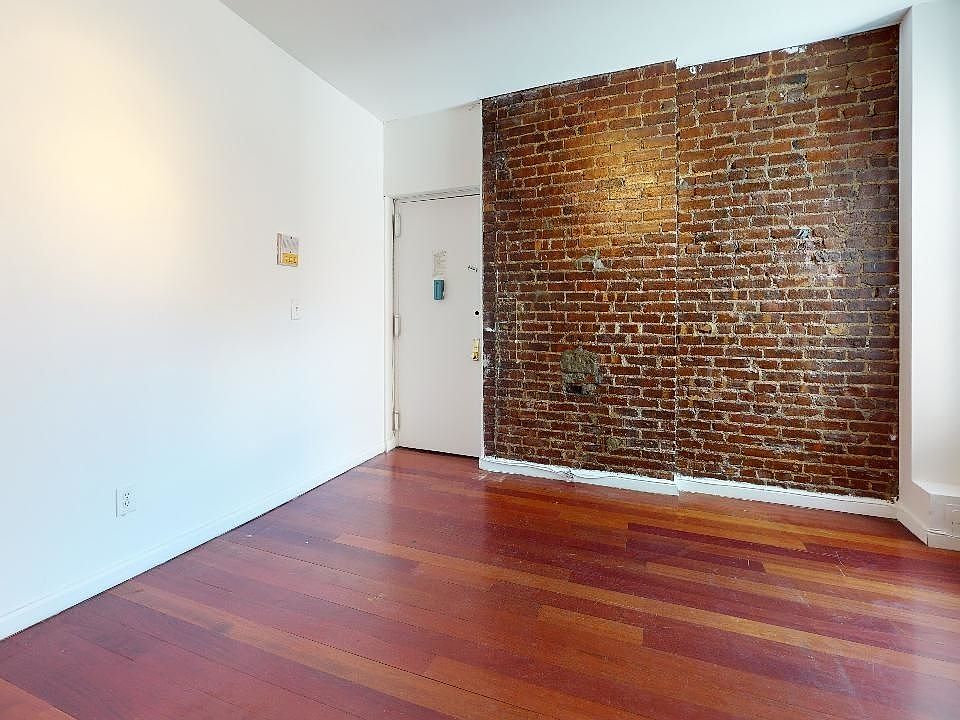 1st image of 2 Bank St APT 4A
