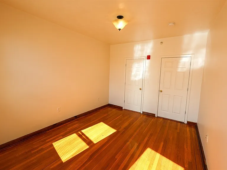 100 Seaver St #12A — Photo 15