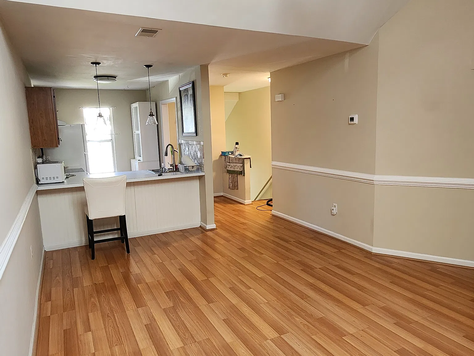 2 bed, 984 sqft, $2,000 — Photo 3