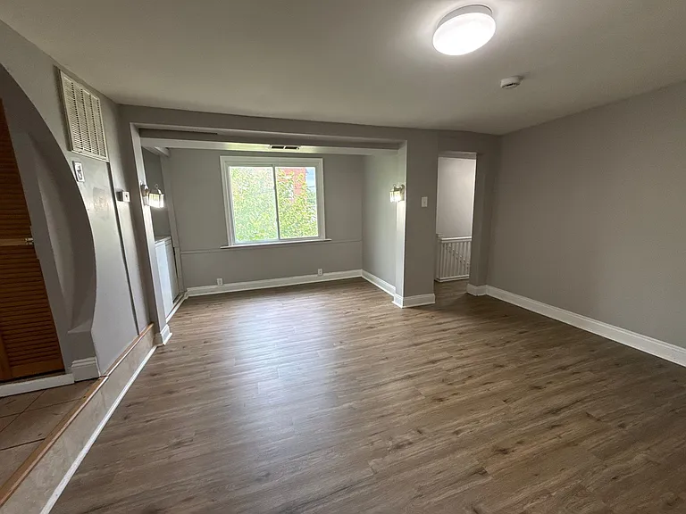 4002 Hayward Ave #B — Photo 3